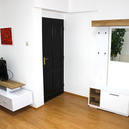Krasny Priestranny Slnecny Apartman V Centre Mesta Trenčín Buitenkant foto