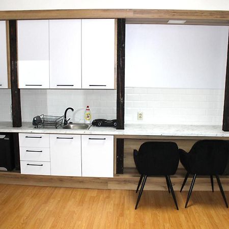 Krasny Priestranny Slnecny Apartman V Centre Mesta Trenčín Buitenkant foto