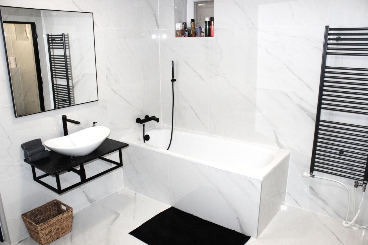 Krasny Priestranny Slnecny Apartman V Centre Mesta Trenčín Buitenkant foto