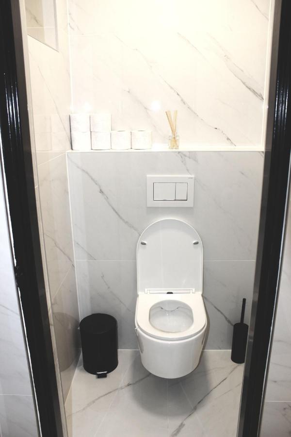 Krasny Priestranny Slnecny Apartman V Centre Mesta Trenčín Buitenkant foto