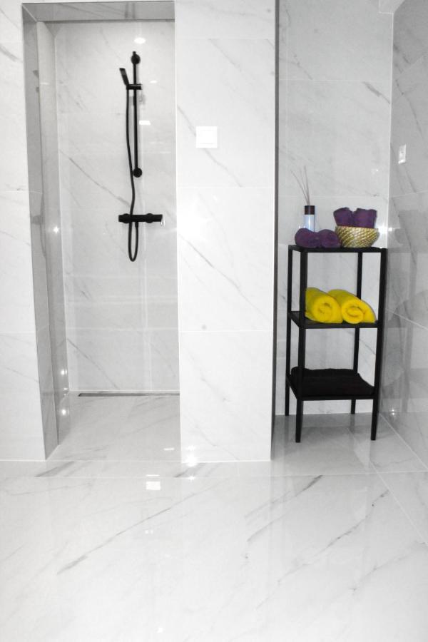 Krasny Priestranny Slnecny Apartman V Centre Mesta Trenčín Buitenkant foto